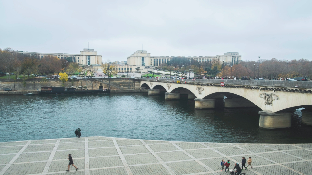 Best Destinations in Paris, The Seine River