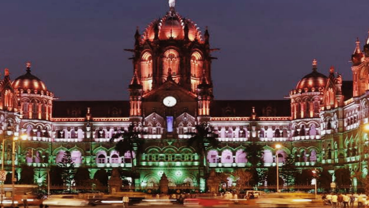 Chhatrapati Shivaji Maharaj Terminus, Chhatrapati Shivaji Maharaj Terminus in Hindi