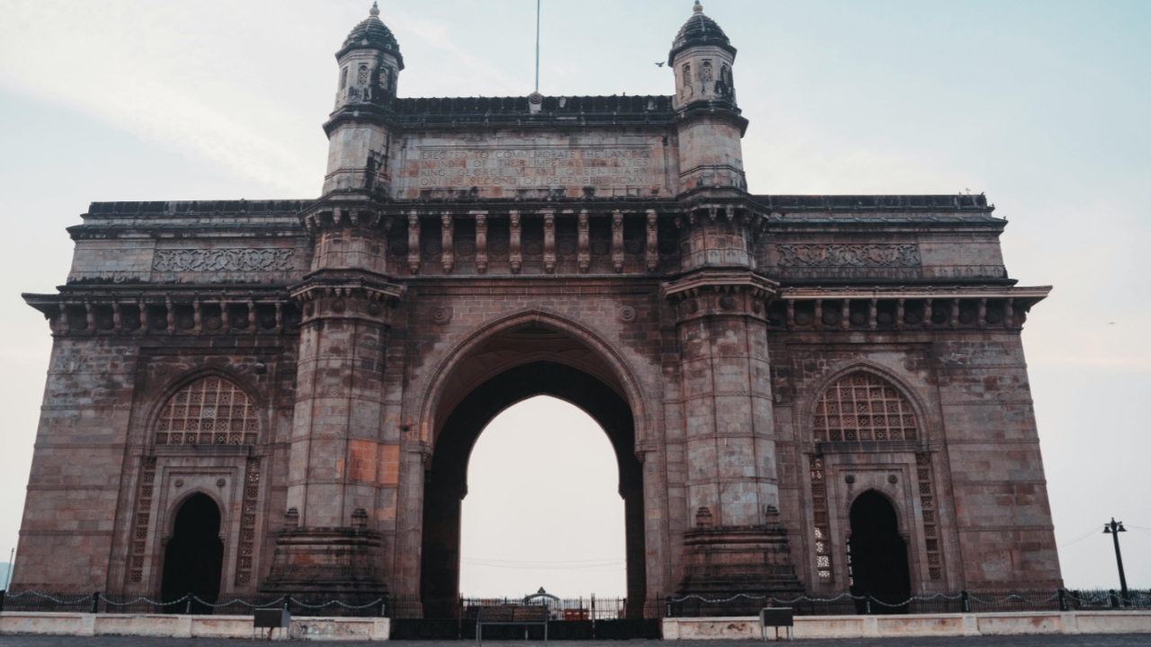 Gateway of India Mumbai, Gateway of India Mumbai in Hindi