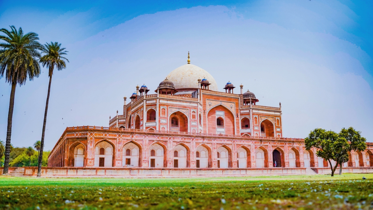 Top 10 Delhi Tourist place, Tomb