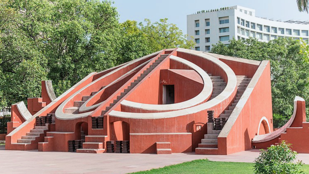 Top 10 Delhi Tourist place, Jantar Mantar