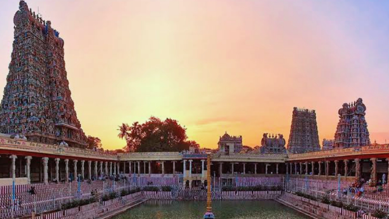 Madurai Meenakshi Temple, Madurai Meenakshi Temple in Hindi