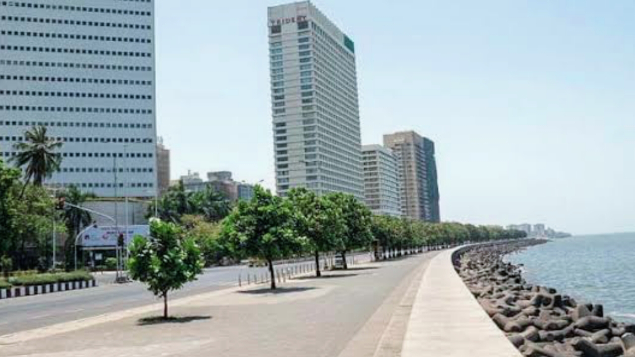 Marine Drive in Mumbai, Marine Drive in Mumbai in HIndi