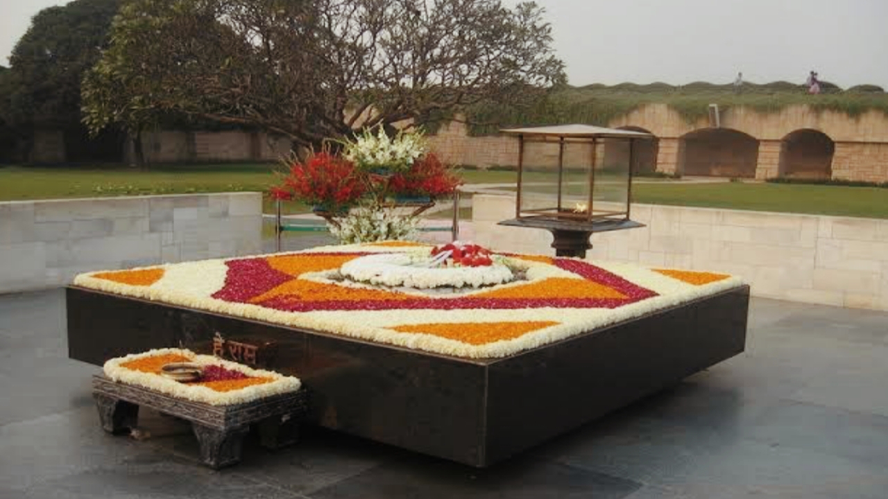 Top 10 Delhi Tourist place, Rajghat