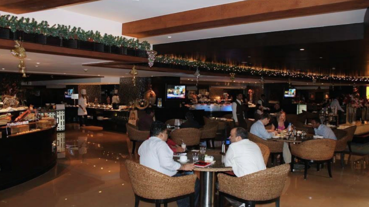 Restaurants near Marine Drive, The Lagoon lounge