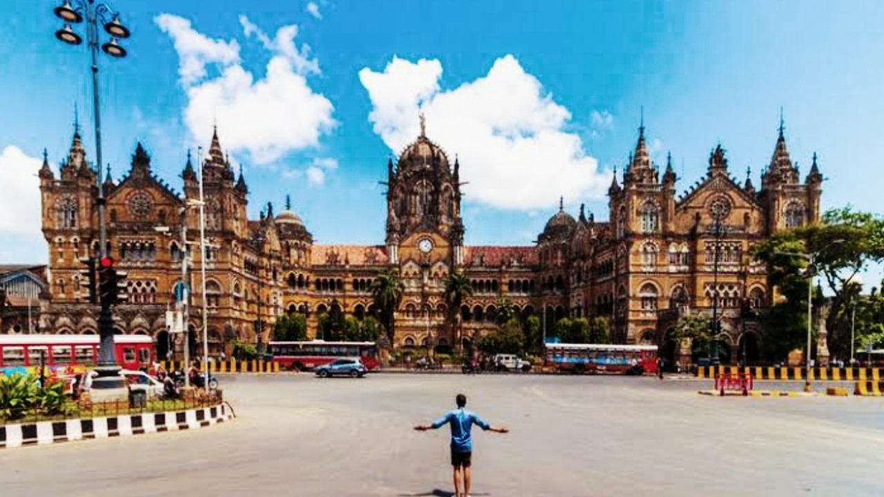 Chhatrapati Shivaji Maharaj Terminus, Chhatrapati Shivaji Maharaj Terminus in Hindi