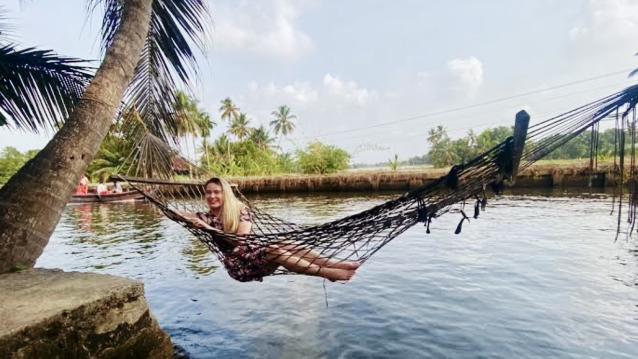 Alleppey Backwaters, Alleppey Backwaters in Hindi