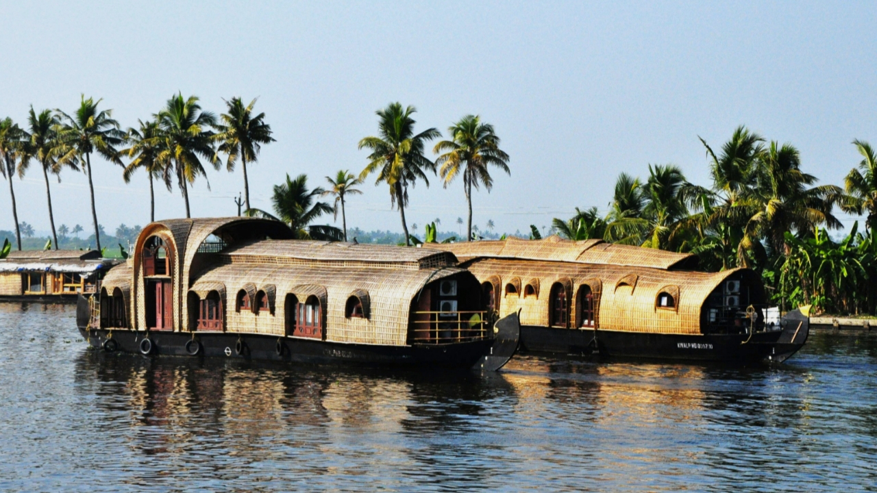 Alleppey Backwaters, Alleppey Backwaters in Hindi