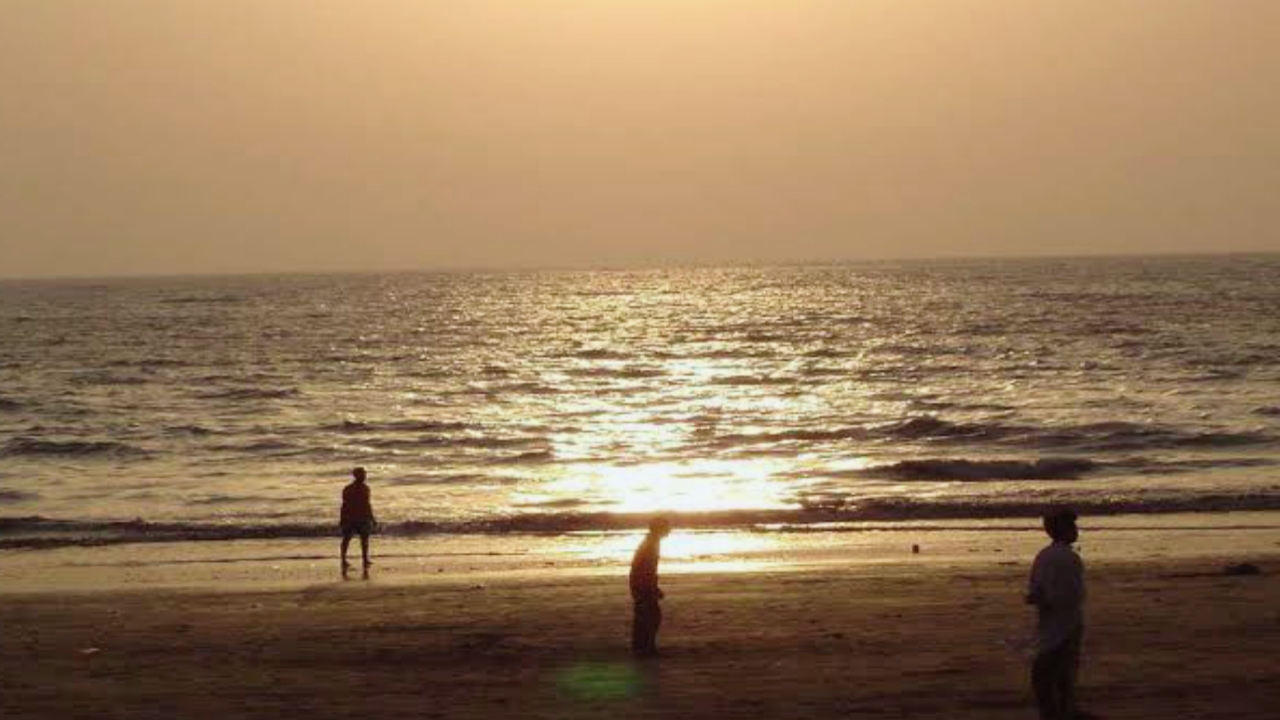 Juhu Beach in Mumbai in Hindi, Juhu Beach in Mumbai