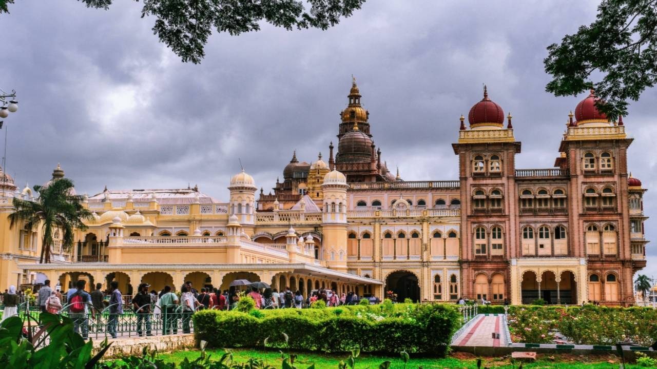 Mysore Palace, Mysore Palace in Hindi