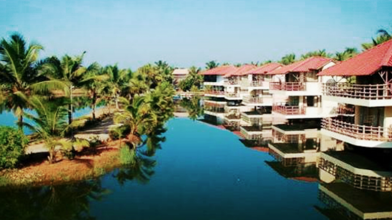 Alleppey Backwaters Resorts, Alleppey Backwaters Resorts in Hindi