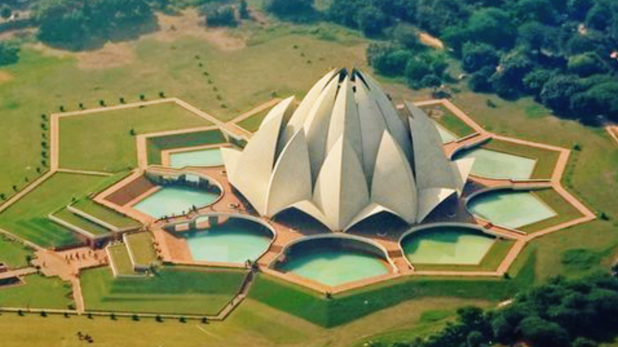 Lotus Temple Delhi, Lotus Temple Delhi in Hindi